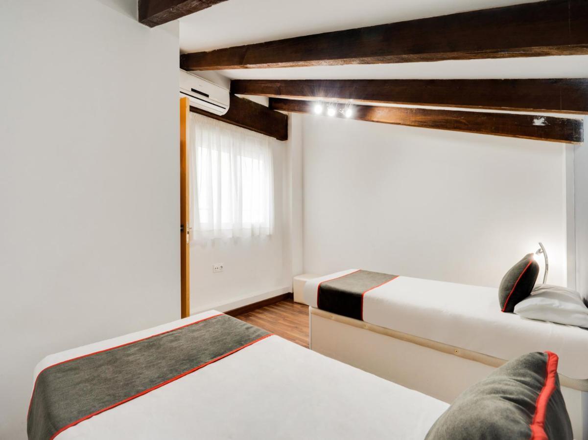 Oyo Style Apartments Puerto Валенсия Экстерьер фото
